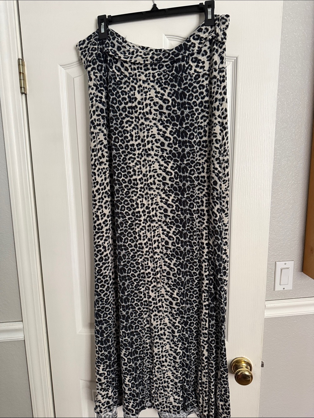 Loveappella Black and White Leopard Print Maxi Skirt